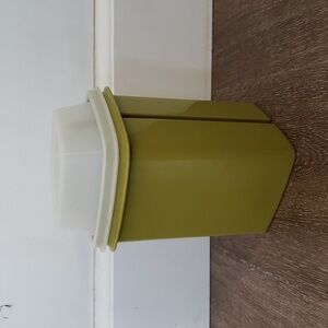 1980s Tupperware Pick-A-Deli Container Green Pickle Keeper 1330 1331 1332